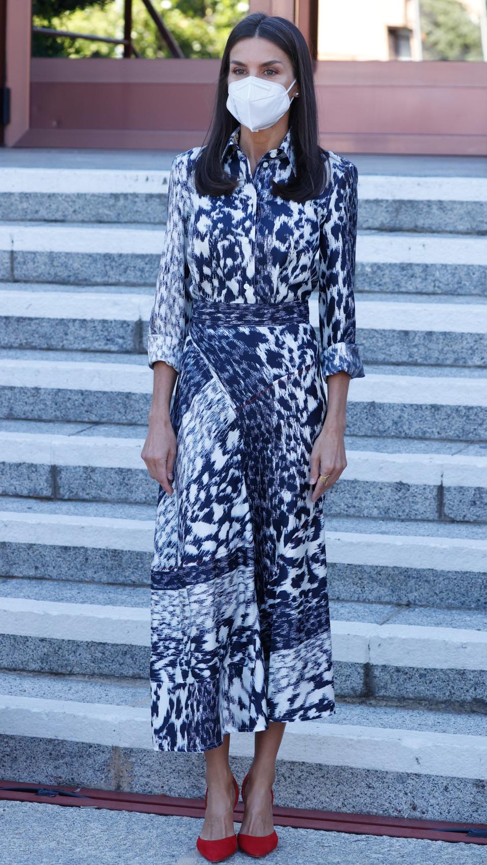 Letizia con un diseño reciclado de la firma de Victoria Beckham.