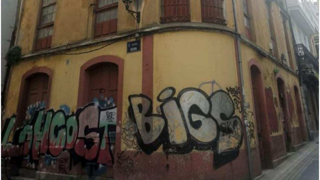 Edificio en la calle Oliva de A Coruña.