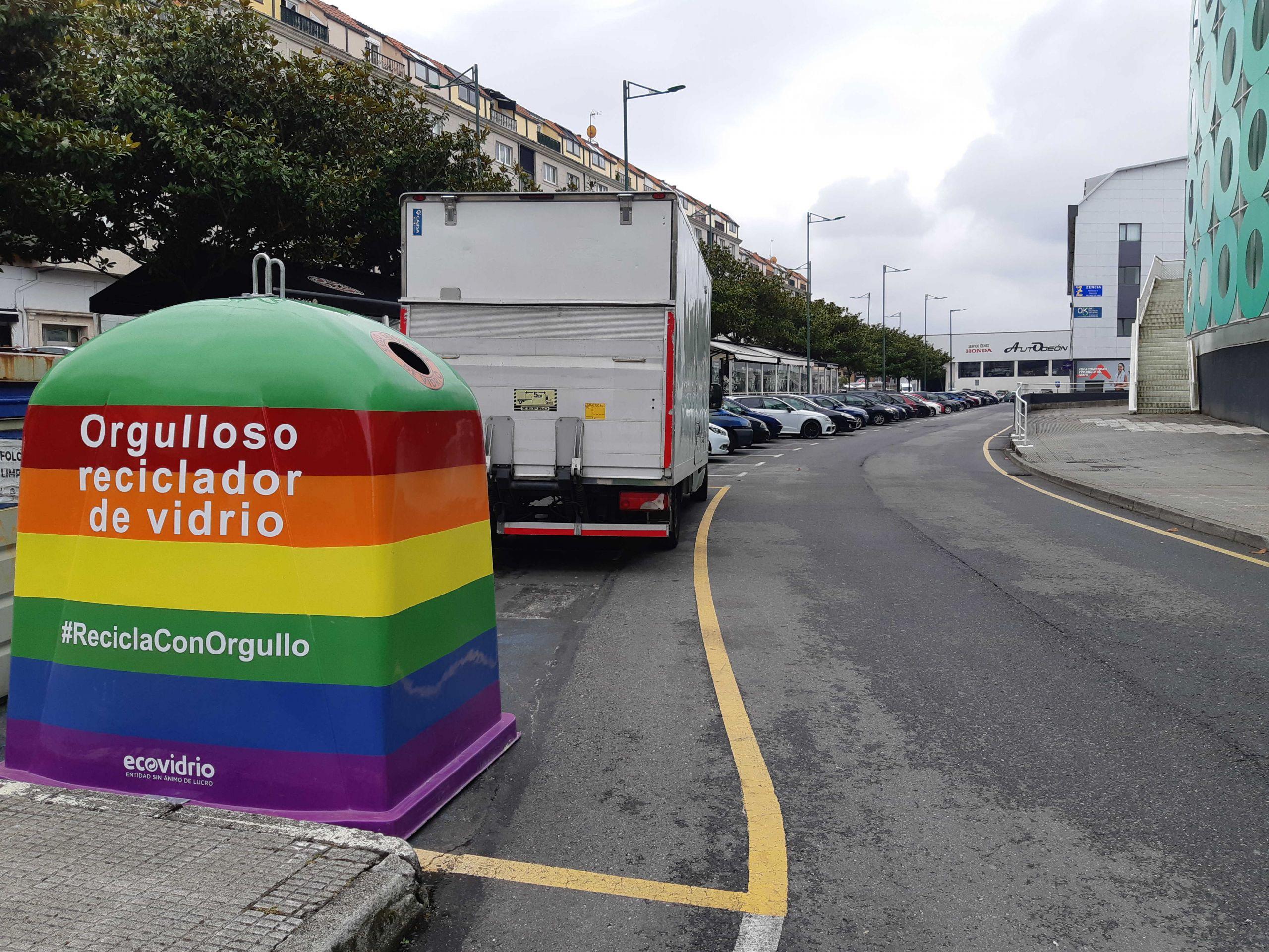 Contenedor LGTB en Narón