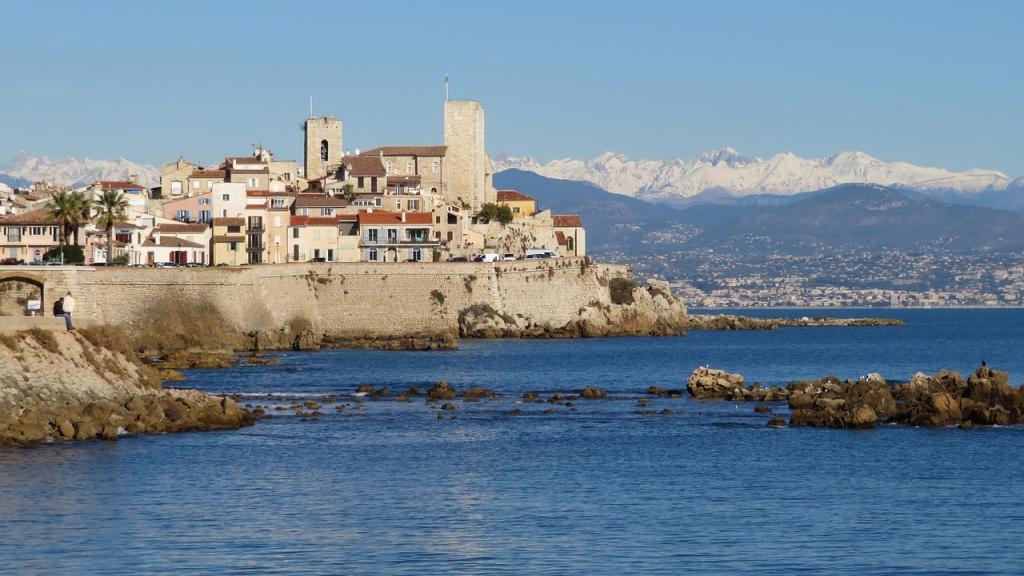 Antibes.