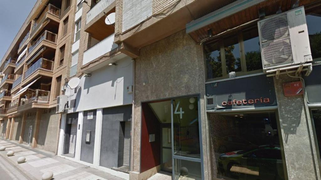El número 4 de la calle Ejército Español, en Barbastro (Huesca), donde ha tenido lugar el suceso.