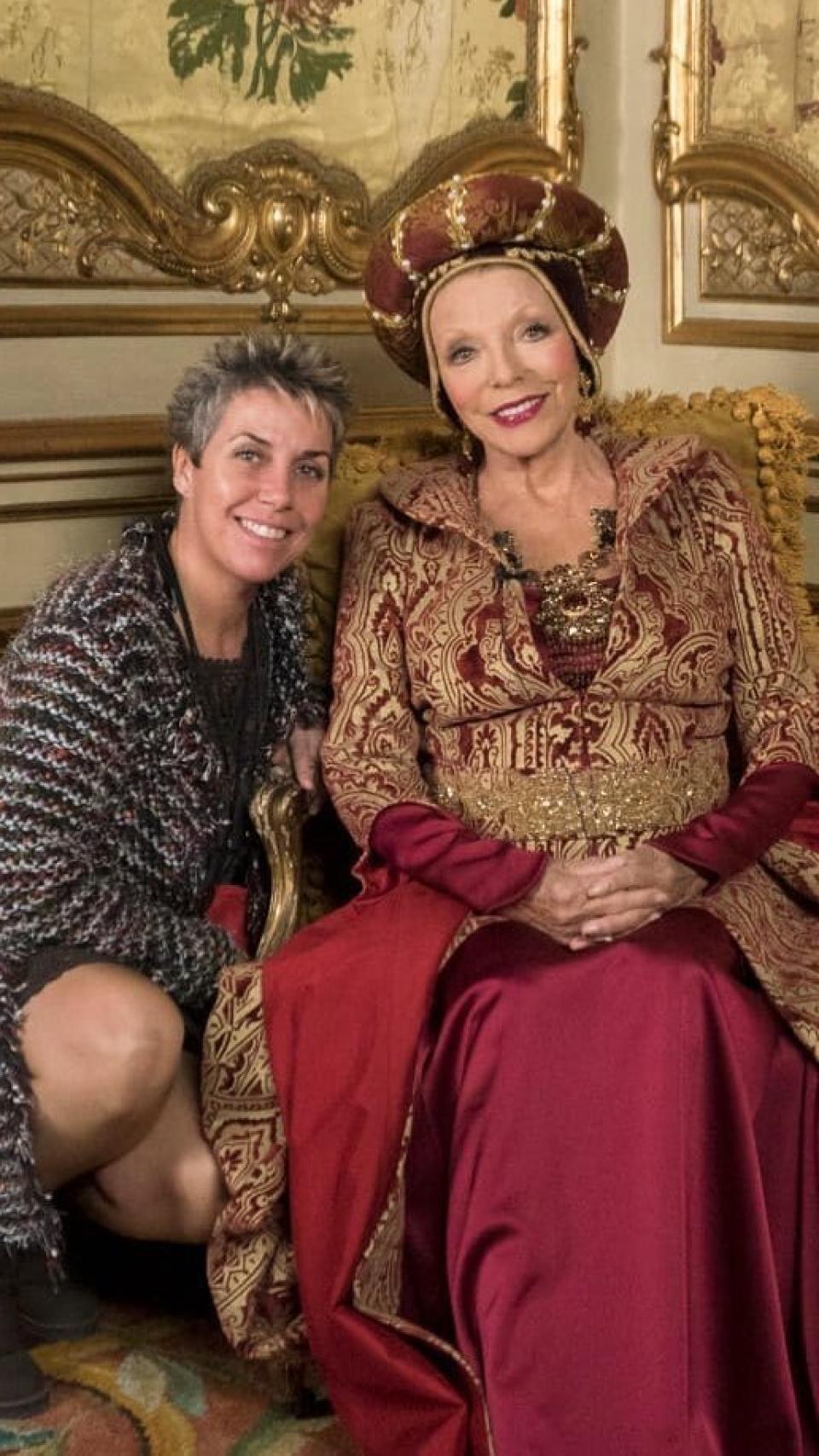 Natalia, durante el rodaje de la serie 'Glow and Darkness', producida por su tío.