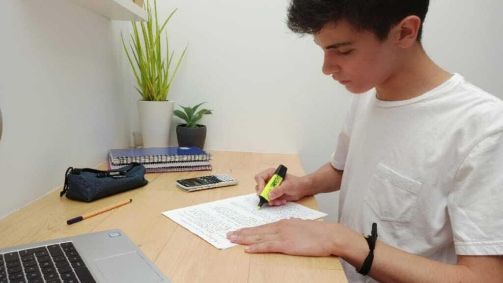 El día anterior al inicio de los exámenes de selectividad decidió aprovechar para descansar.