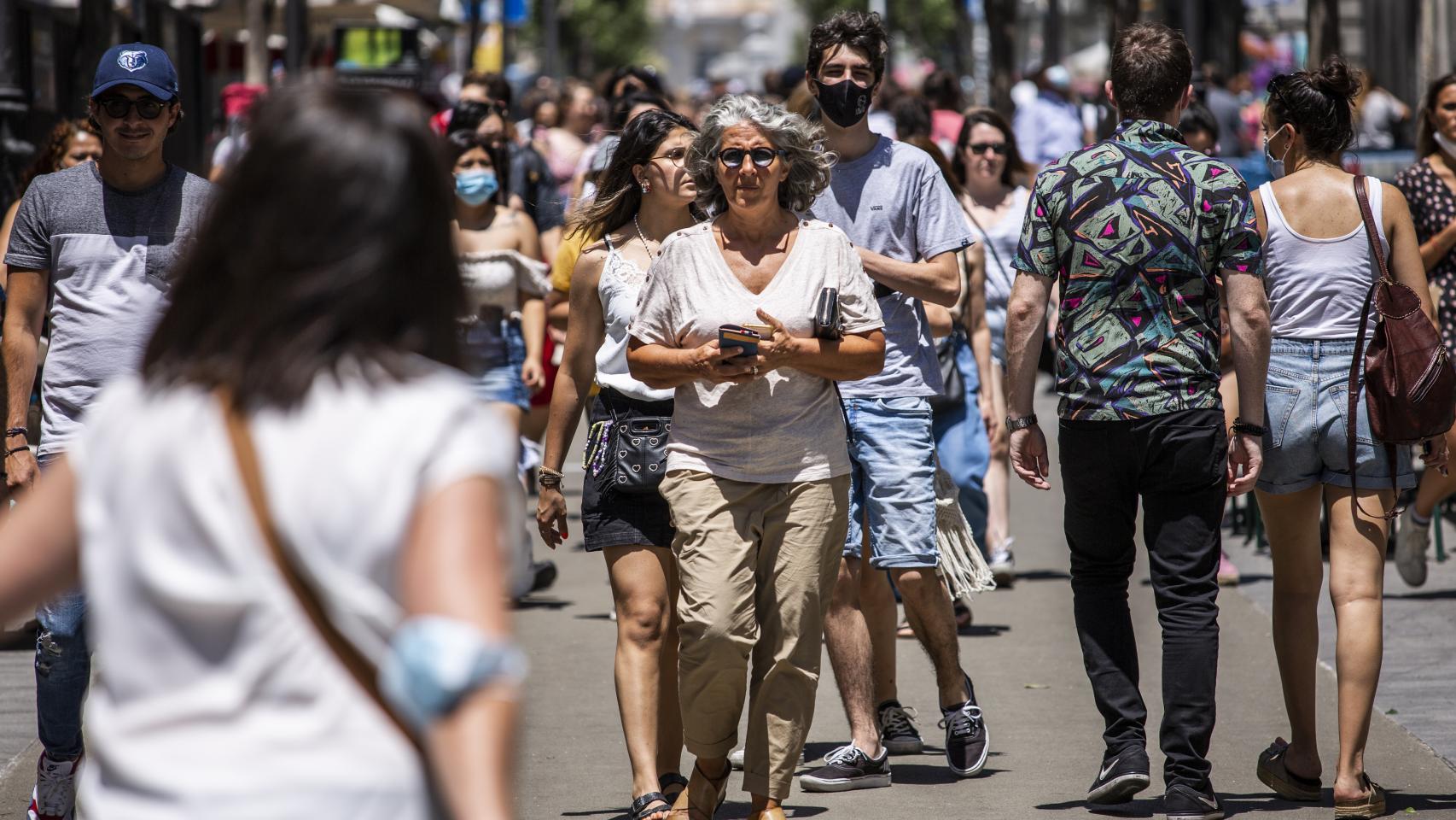 El centro de Madrid una vez levantada la obligatoriedad de la mascarilla. Alejandro Martínez Vélez / EP