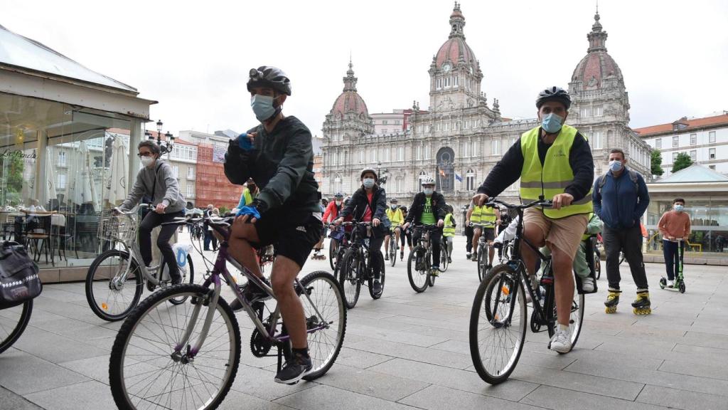 Participantes en la Friday Mobility Night en A Coruña.