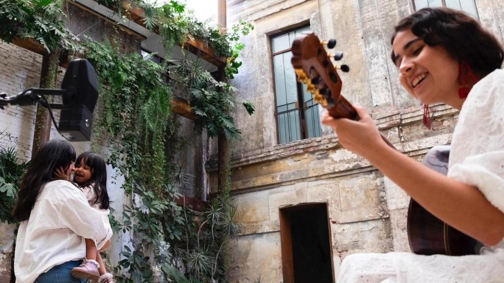 Silvana Estrada cantando su tema 'Si me matan'