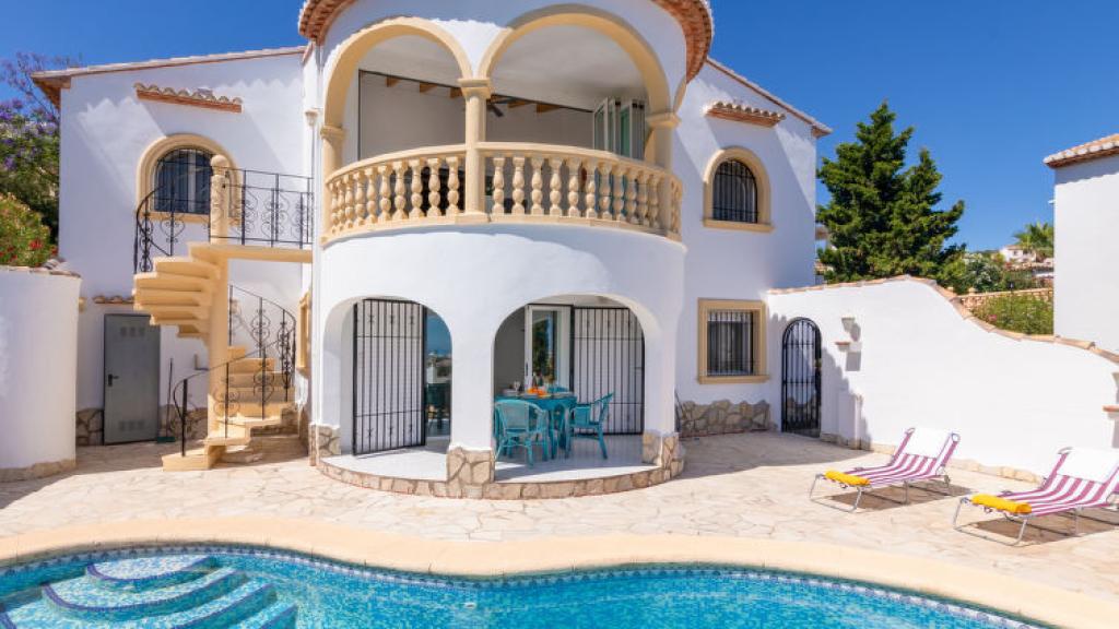 Villa con seis habitaciones.