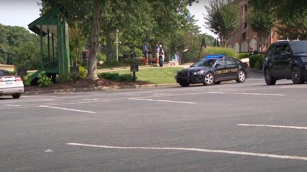 Imagen de la policía en el Pinetree Country Club