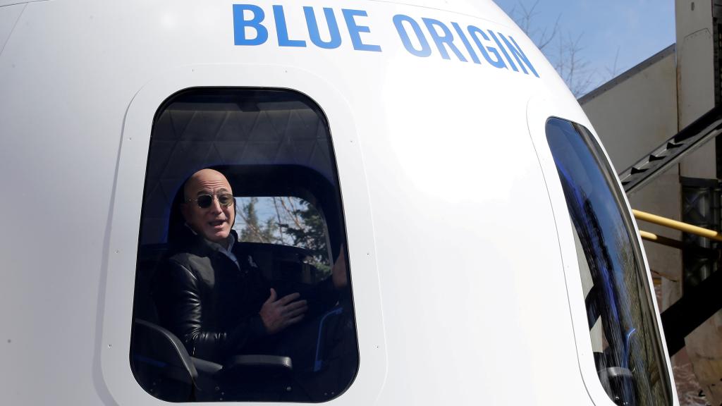 Jeff Bezos dentro de la cápsula New Sephard