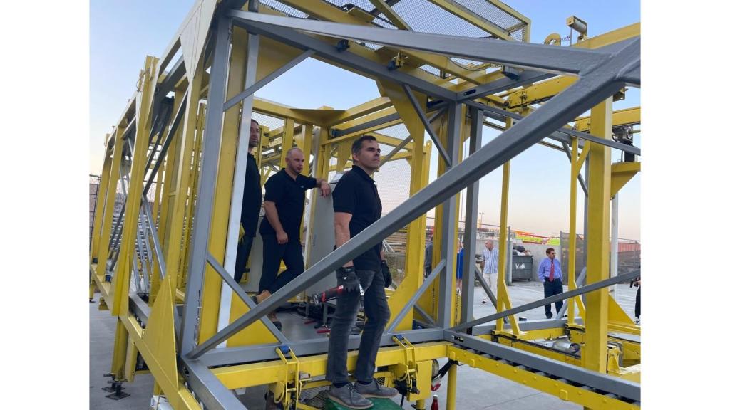 Ensamblaje de estructura de la Voyager Station