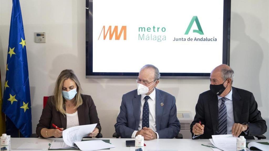 Firma de la última modificación del contrato de explotación del Metro de Málaga.