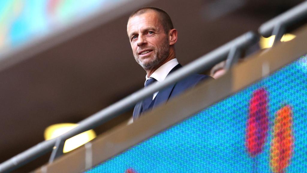 Aleksander Ceferin, presidente de la UEFA, en el palco de la Eurocopa