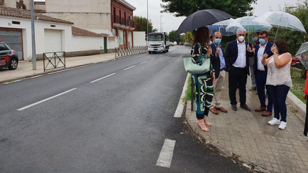 Un momento de la visita a las obras realizadas en la GU-102