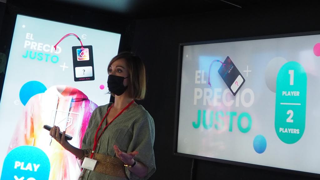 Un juego simula 'el precio justo' en la parada del autobús diseñada por The Valley.