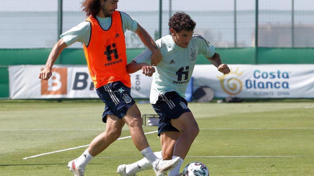 Jesús Vallejo durante el entrenamiento de España