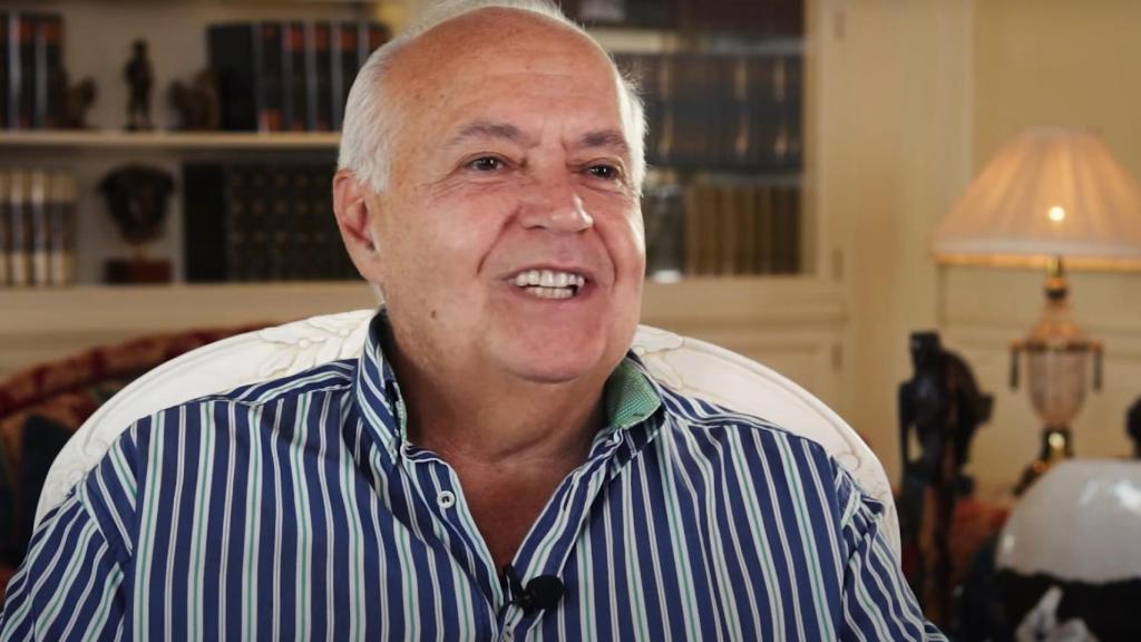 El productor José Luis Moreno en la presentación de la serie Glow & Darkness (El resplandor y las tinieblas).