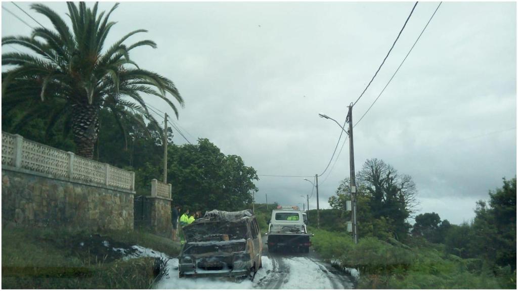 Furgoneta calcinada.