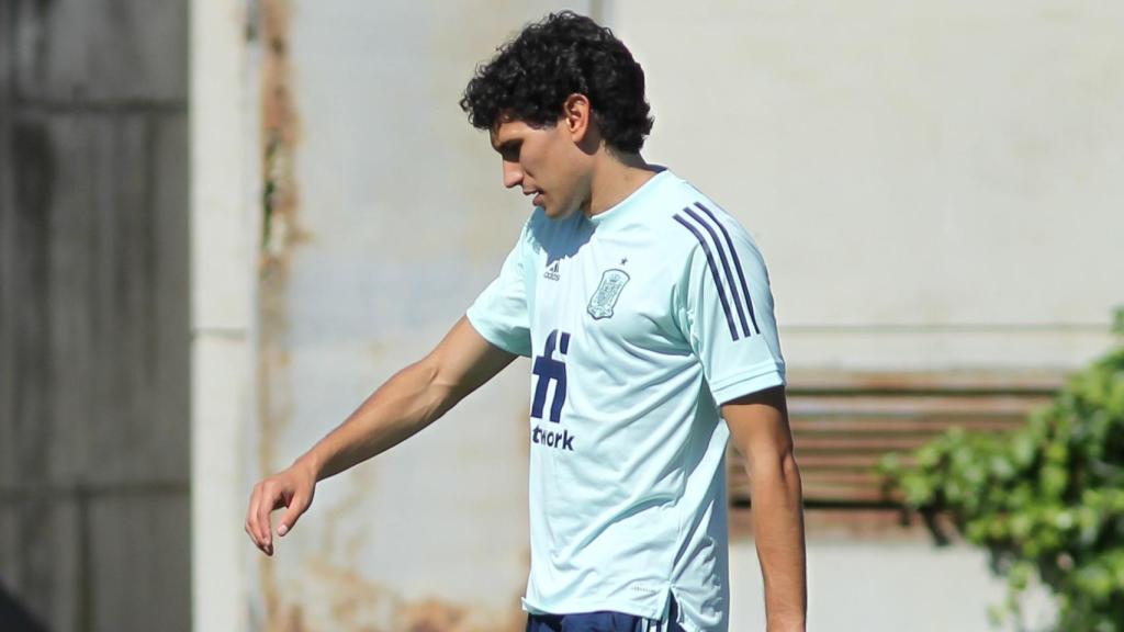 Jesús Vallejo, durante un entrenamiento de la selección de fútbol olímpica