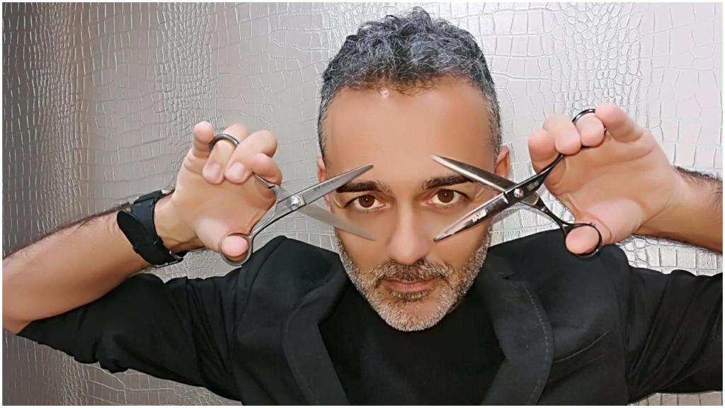 El peluquero gallego Carlos Bardullas.