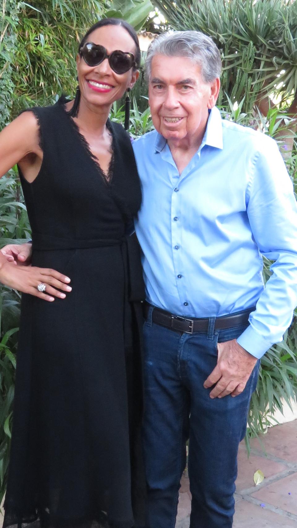 Manolo Santana junto a su mujer, Claudia, en una imagen de archivo.