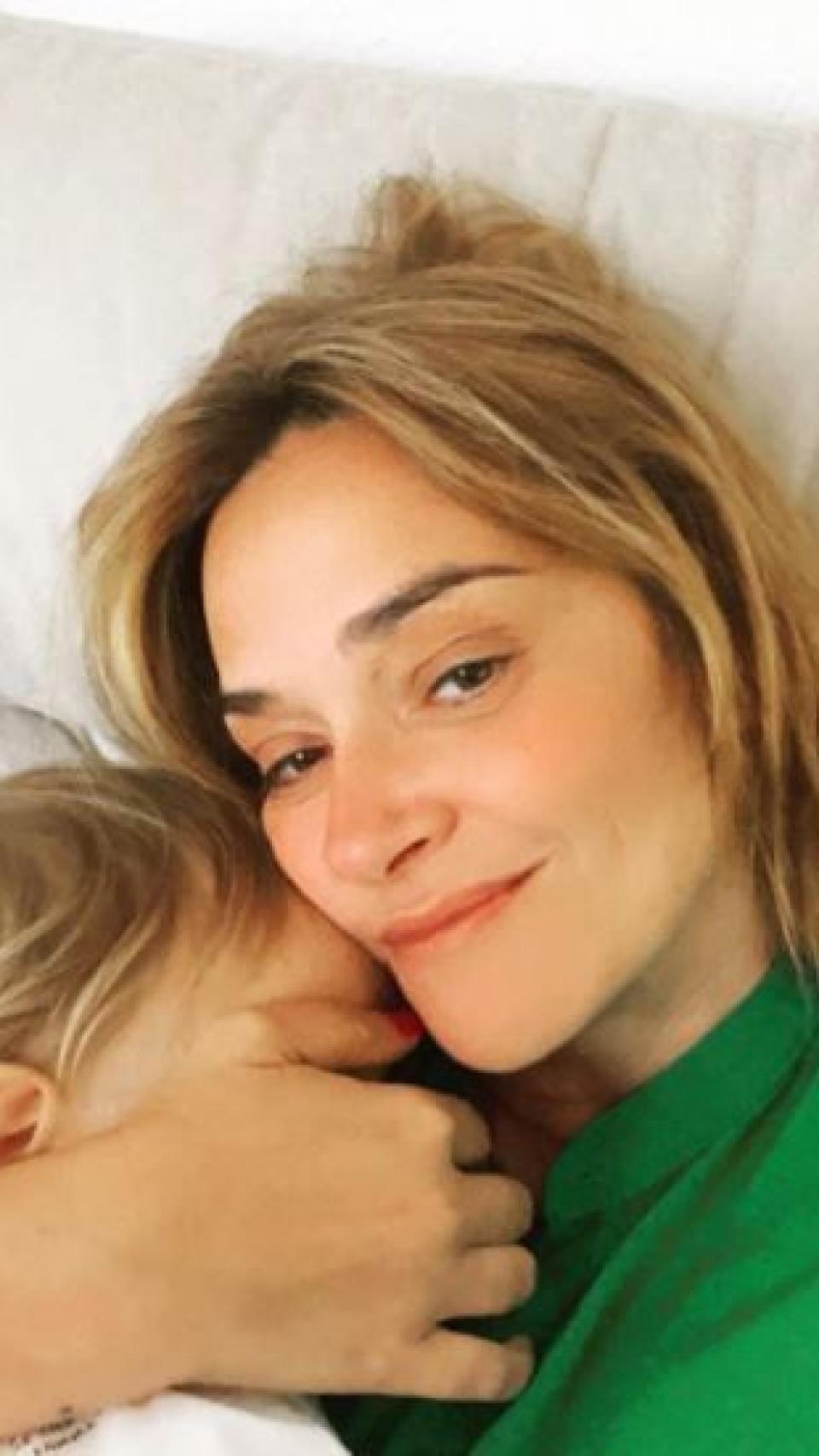 Toñi Moreno junto a su hija Lola.