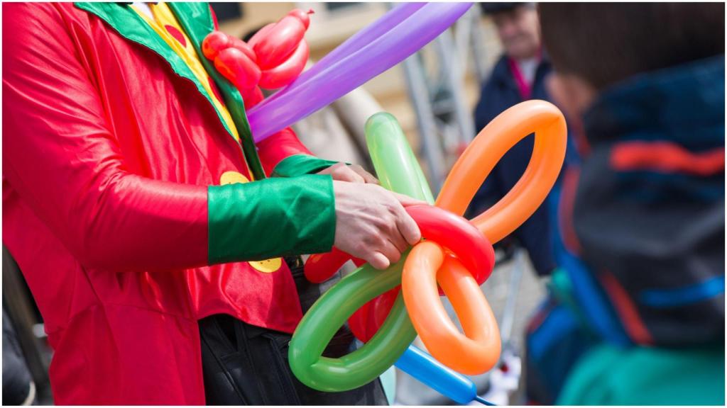 Circo, globos, payaso, espectáculos.