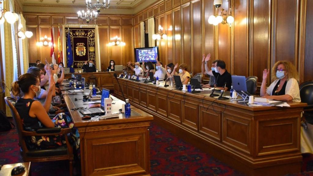 Un momento de la votación celebrada este martes en la Diputación de Cuenca