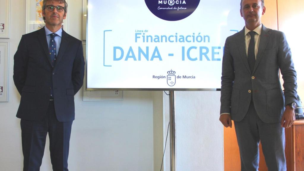 Luis Aberto Marín, secretario de Hacienda, con el todavía consejero, Javier Celdrán.