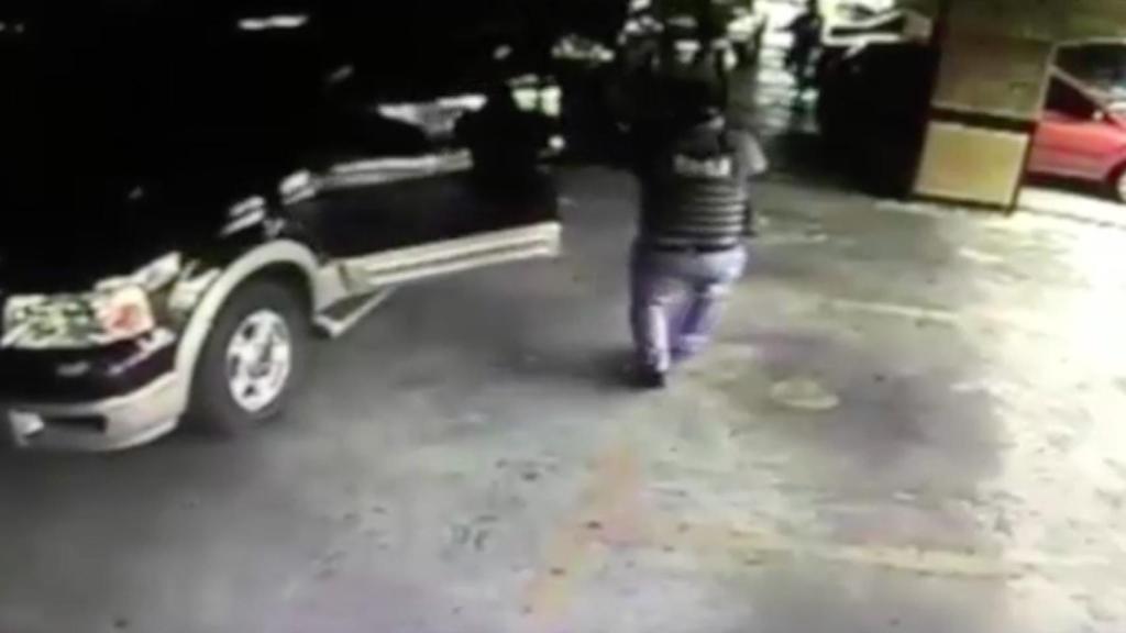 Un fotograma del vídeo.