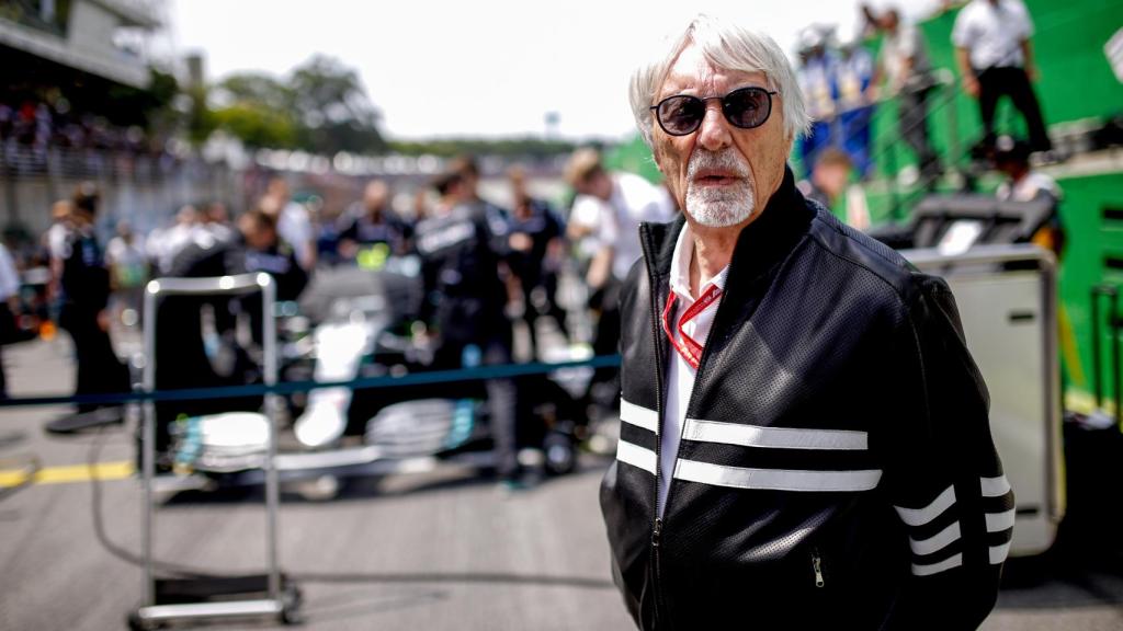 Ecclestone antes de una carrera de Fórmula 1