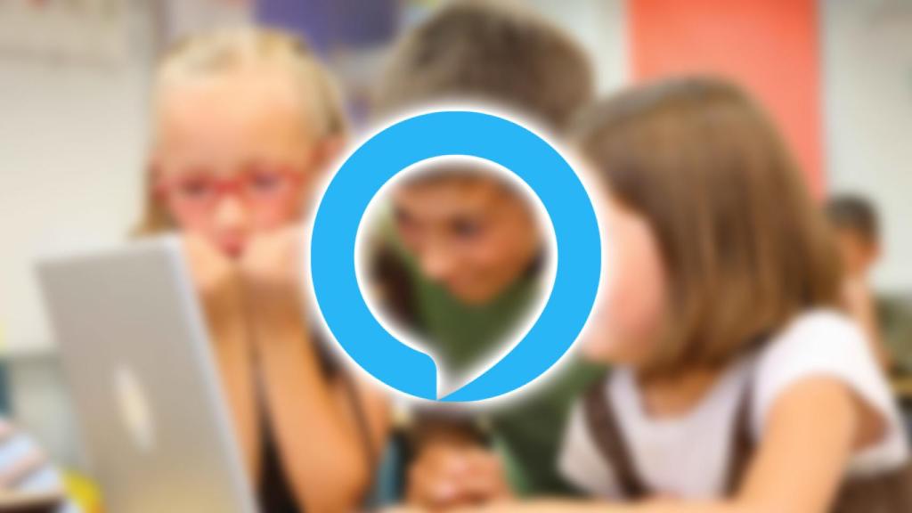 Logo de Amazon con unos niños.