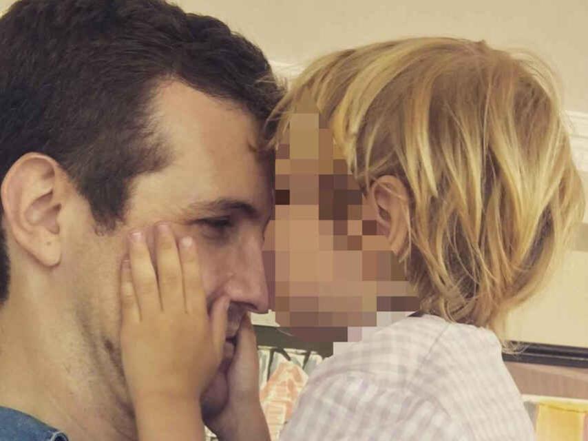 El político y su hijo en una imagen de archivo.