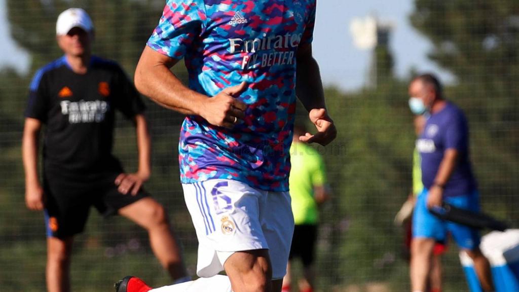 Nacho Fernández durante un calentamiento