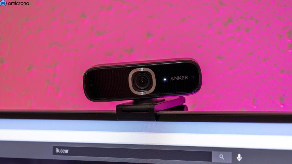 Tiene un sensor de 2 megapíxeles.