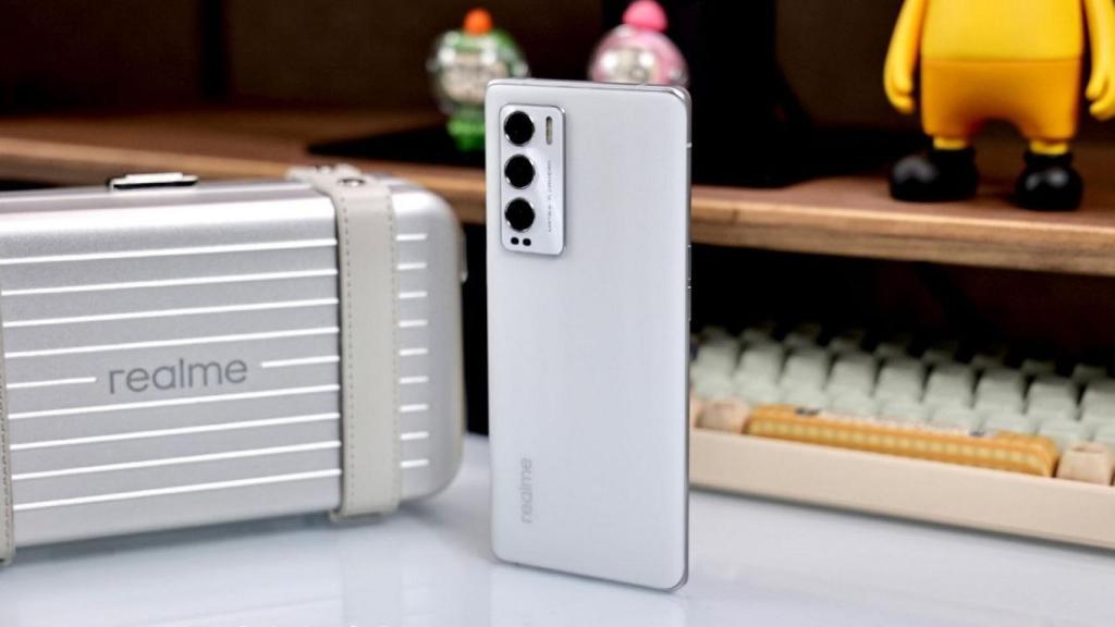 realme GT Master Edition plateado