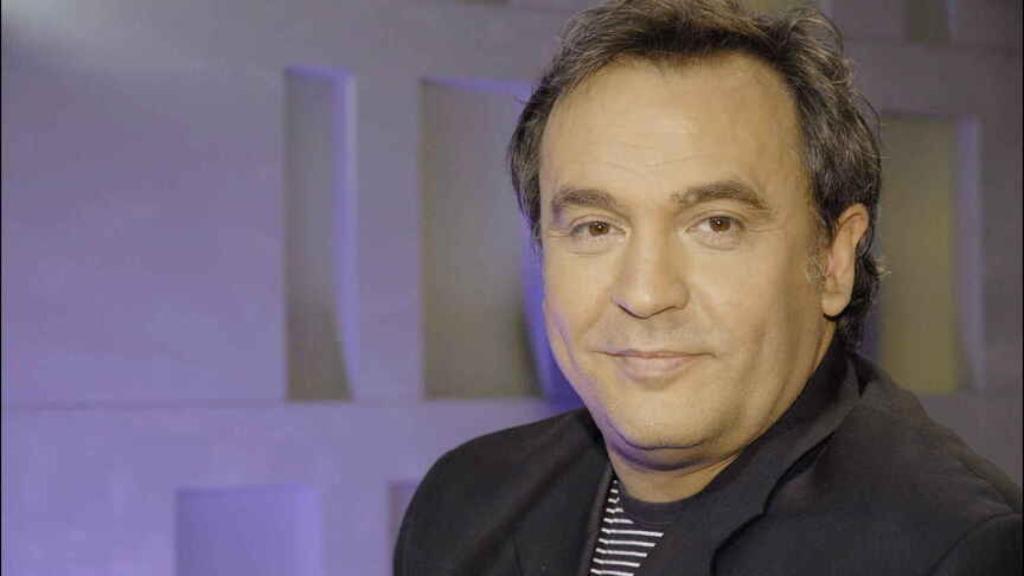 Enrique del Pozo posando durante la promoción del programa 'Cine pasión', en 2006.