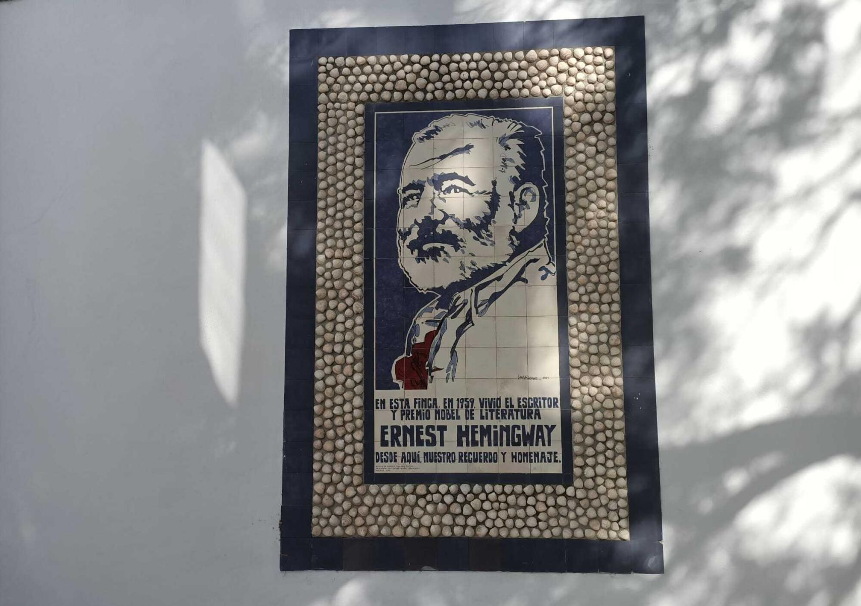 El mosaico de Eugenio Chicano.