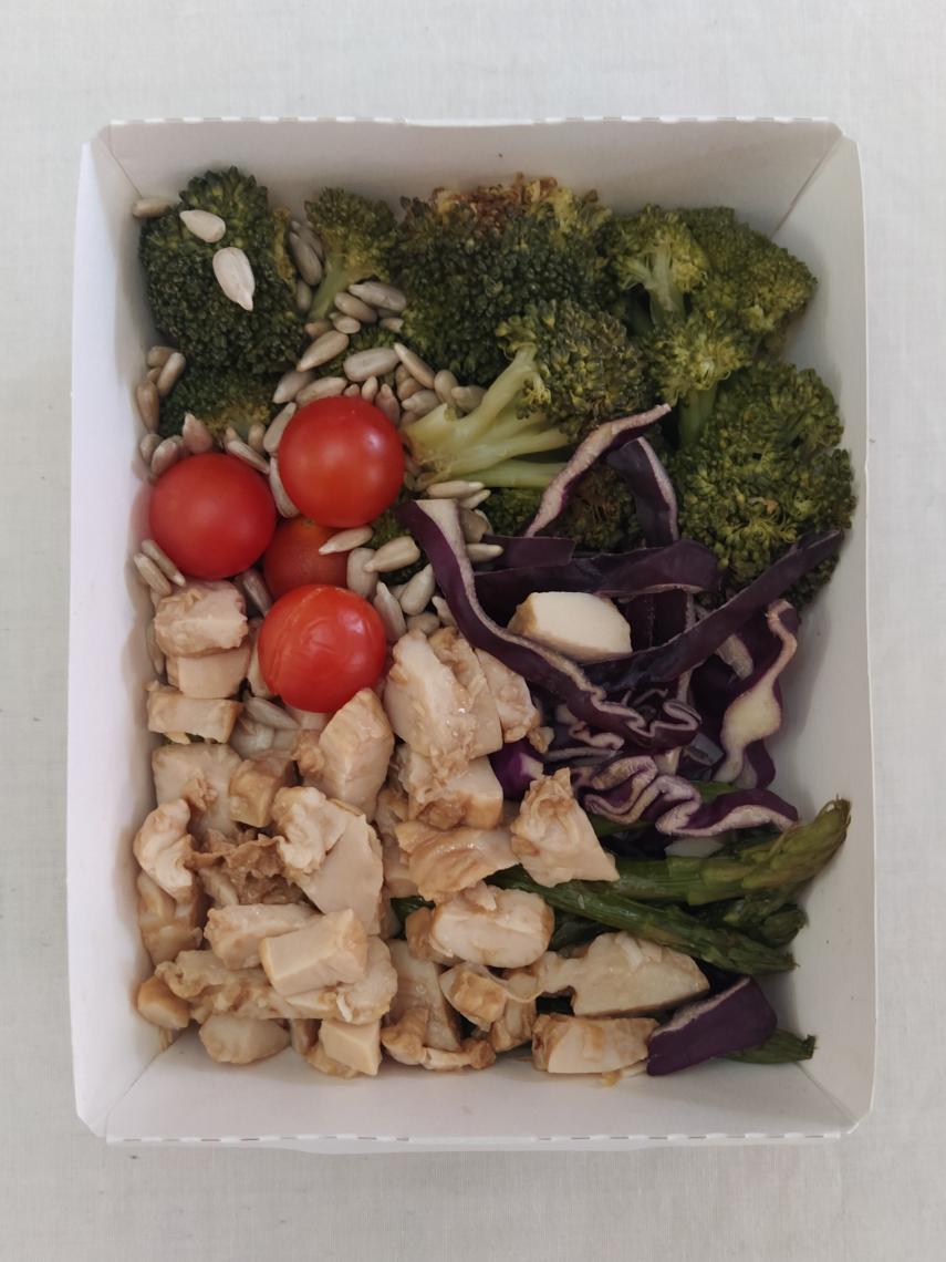 La ensalada de brócoli con pollo asado y salsa 'ranch' de Mercadona.