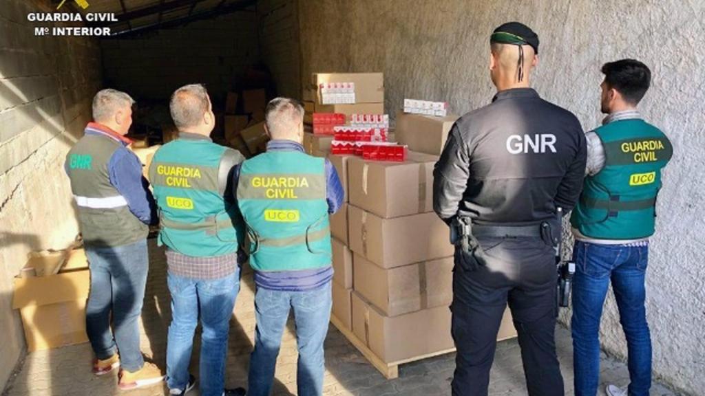 Intervenido tabaco ilegal con 27 detenidos en España y dos en Portugal en una operación conjunta en ambos países.