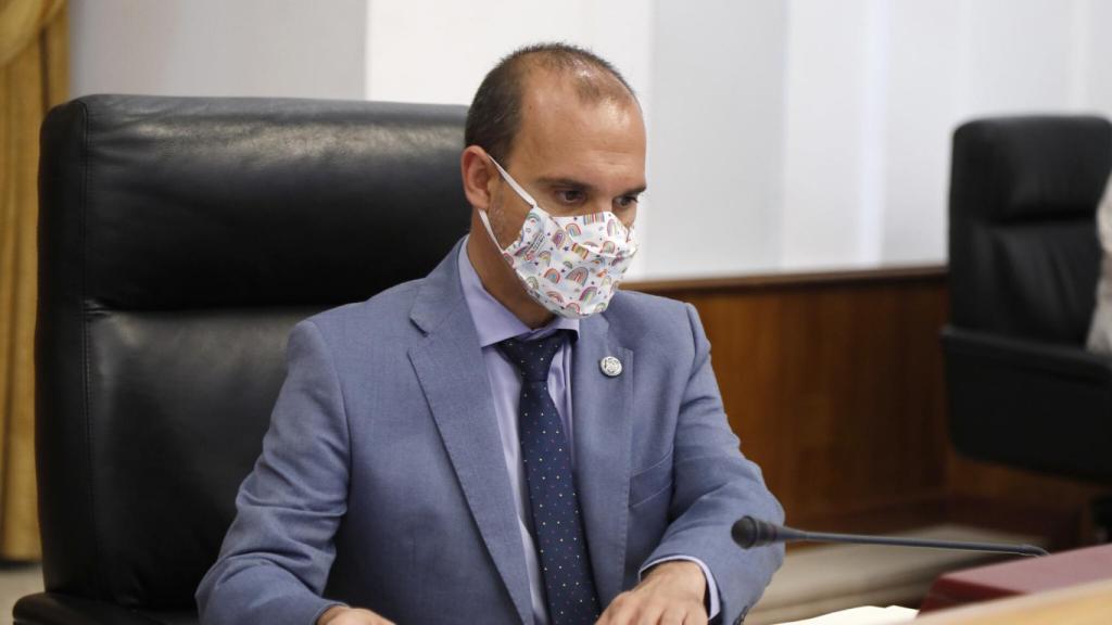 Pablo Bellido, presidente de las Cortes, en un momento del pleno