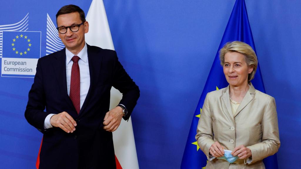 El primer ministro Polaco, Mateusz Morawiecki, junto a la presidenta de la Comisión Europea, Ursula Von Der Leyen.