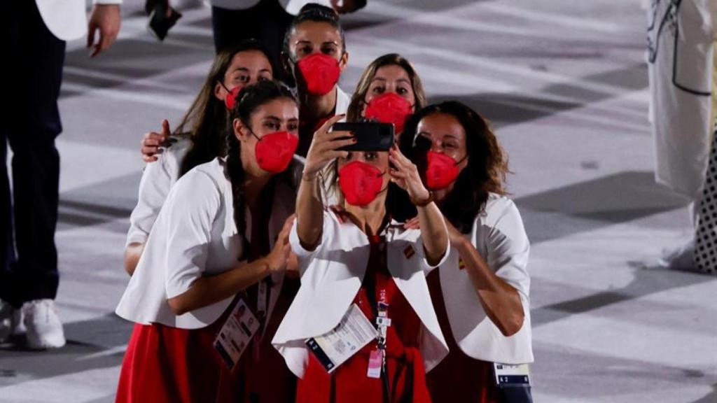 La delegación española desfilando en la Ceremonia de Apertura de los JJOO de Tokio 2020