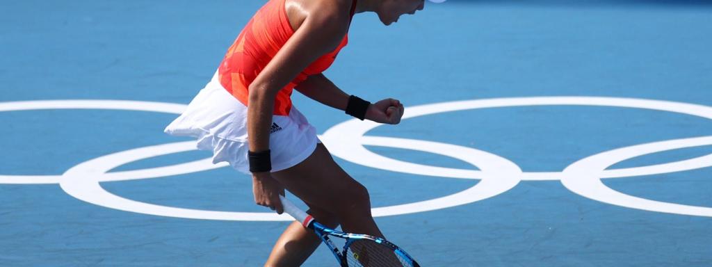 Garbiñe Muguruza celebra un punto en los Juegos Olímpicos de 2020