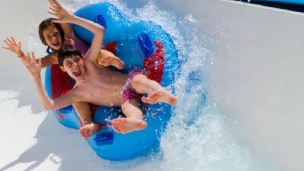 En Aquavelis exclamaremos aquello tan publicitario de «¡Ahí va!, ¡los donuts»