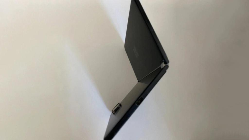 Supuesto Surface Duo 2