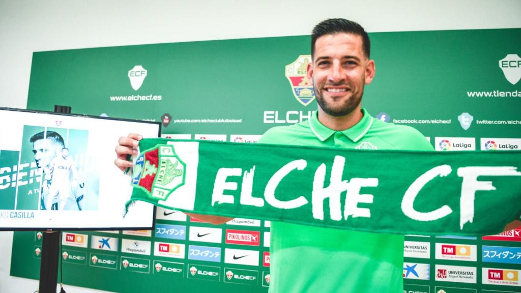 El portero Kiko Casilla durante su comparecencia en el Elche.