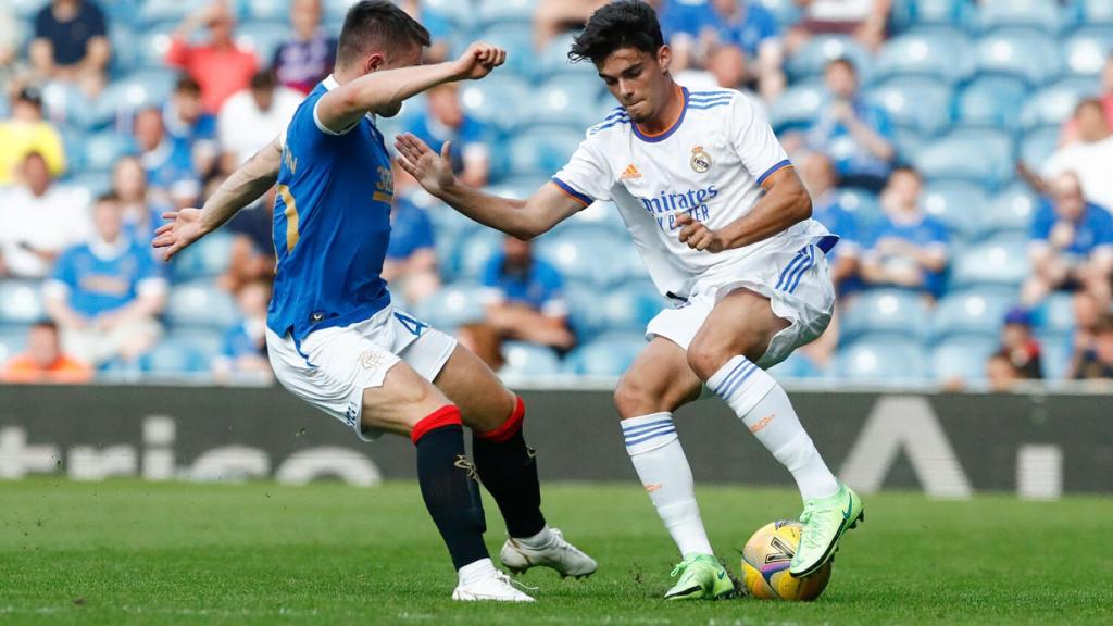Miguel Gutiérrez en el partido contra el Glasgow Rangers