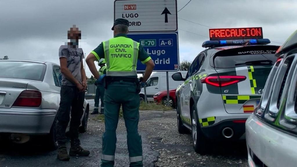 Investigado por circular ebrio y en sentido contrario por la A-6 en Coirós (A Coruña)