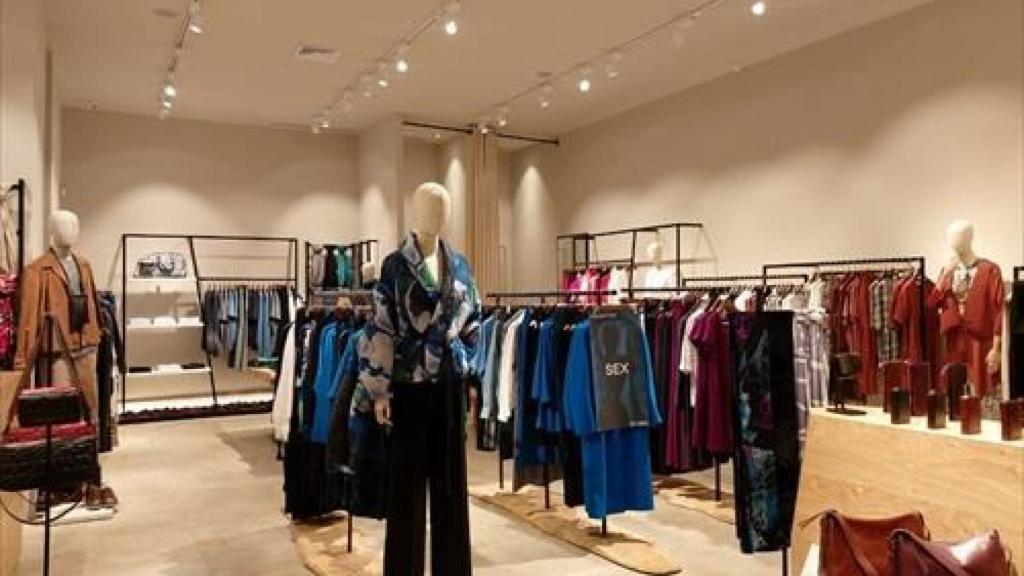 Adolfo Domínguez pierde 8,6 millones en su primer trimestre, pero multiplica por más de dos sus ventas