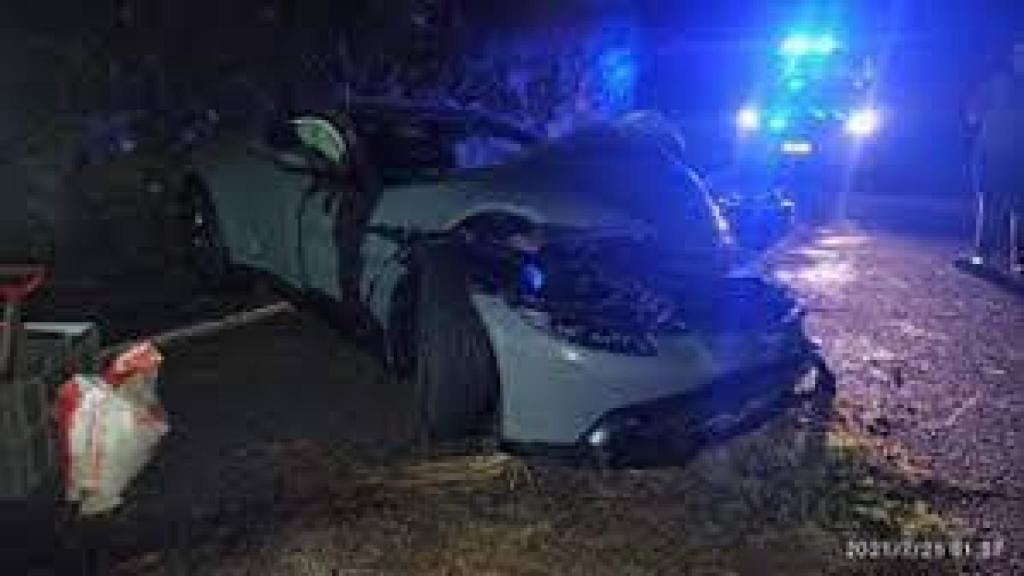 El Aston Martin de Salva tras el accidente